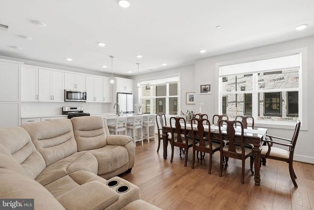 4927 EISENHOWER AVE, Alexandria, VA 22304