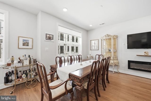 4927 EISENHOWER AVE, Alexandria, VA 22304