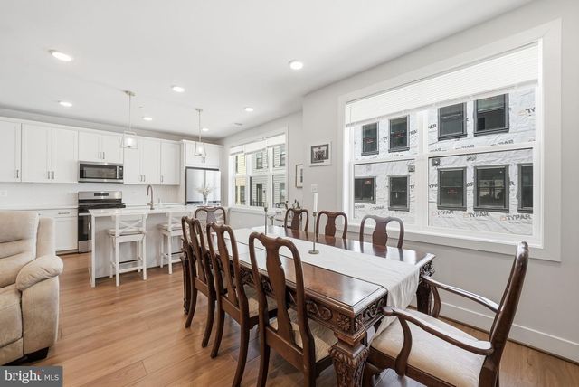 4927 EISENHOWER AVE, Alexandria, VA 22304