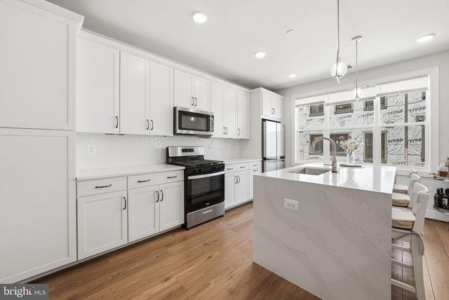 4927 EISENHOWER AVE, Alexandria, VA 22304
