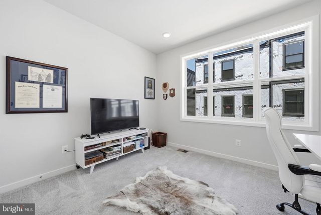 4927 EISENHOWER AVE, Alexandria, VA 22304