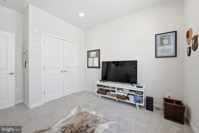 4927 EISENHOWER AVE, Alexandria, VA 22304