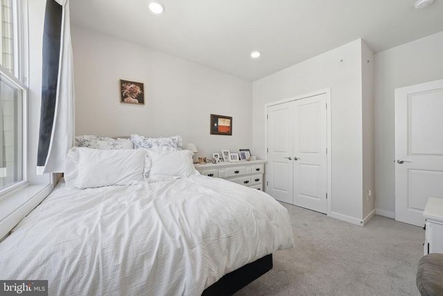 4927 EISENHOWER AVE, Alexandria, VA 22304