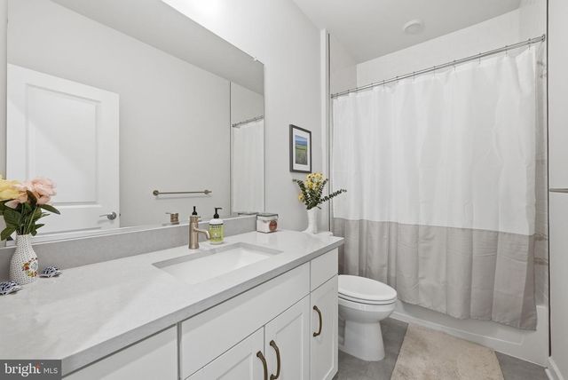 4927 EISENHOWER AVE, Alexandria, VA 22304
