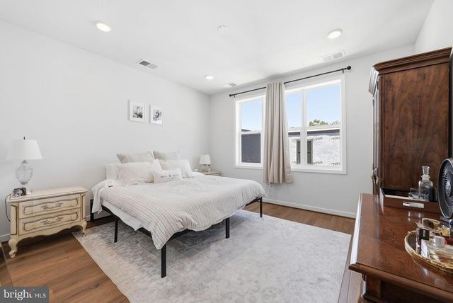 4927 EISENHOWER AVE, Alexandria, VA 22304