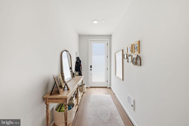 4927 EISENHOWER AVE, Alexandria, VA 22304