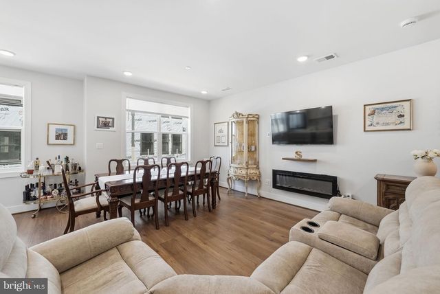 4927 EISENHOWER AVE, Alexandria, VA 22304