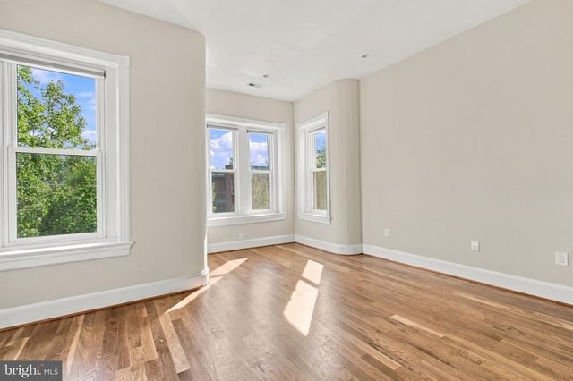 704 G ST NE, Washington, DC 20002