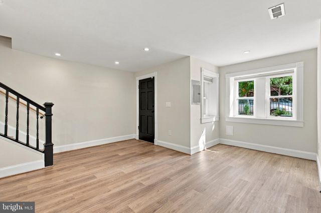704 G ST NE, Washington, DC 20002