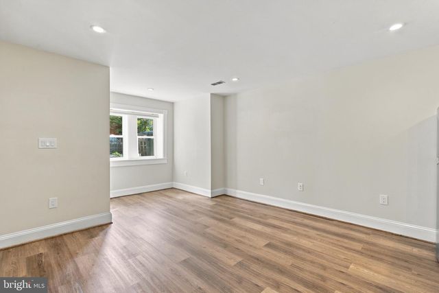 704 G ST NE, Washington, DC 20002