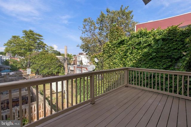 704 G ST NE, Washington, DC 20002
