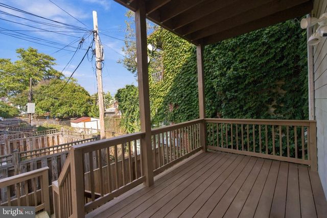 704 G ST NE, Washington, DC 20002