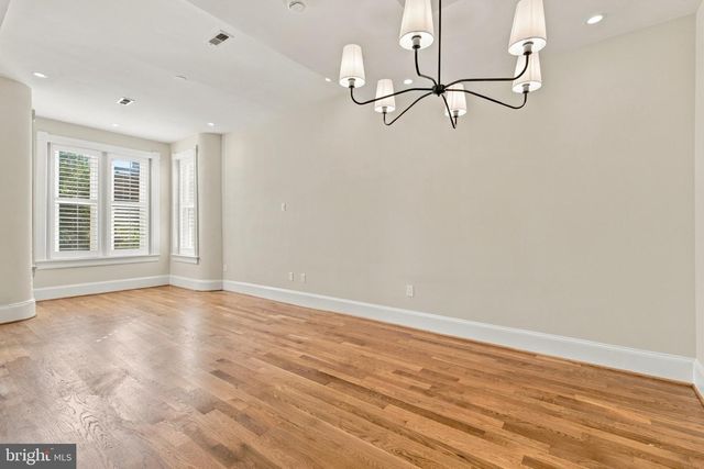 704 G ST NE, Washington, DC 20002