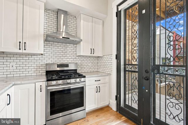 704 G ST NE, Washington, DC 20002