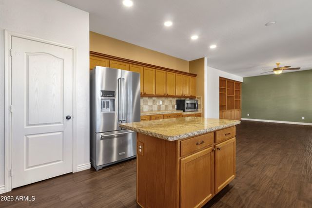 25634 N SINGBUSH Loop, Phoenix, AZ 85083