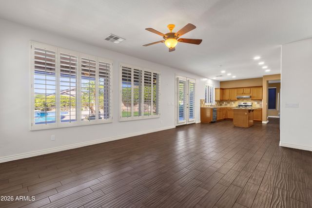 25634 N SINGBUSH Loop, Phoenix, AZ 85083