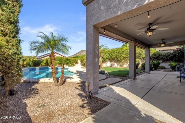 25634 N SINGBUSH Loop, Phoenix, AZ 85083