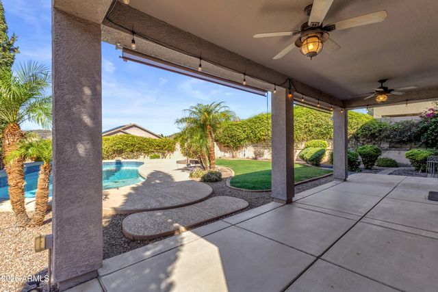25634 N SINGBUSH Loop, Phoenix, AZ 85083