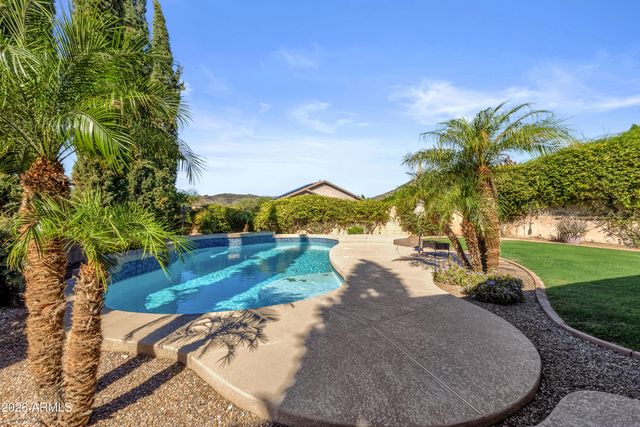 25634 N SINGBUSH Loop, Phoenix, AZ 85083