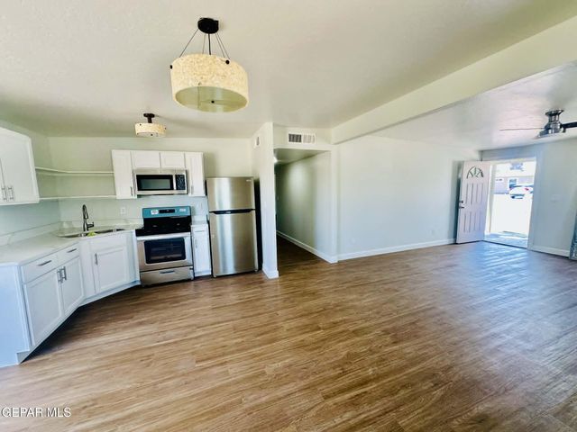 10385 Potencia Drive, Socorro, TX 79927