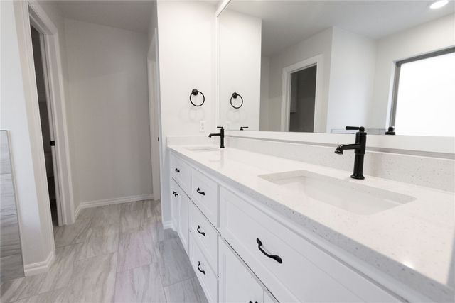 3200 Grasshopper Way, Yukon, OK 73099