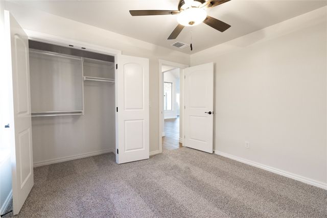 3200 Grasshopper Way, Yukon, OK 73099