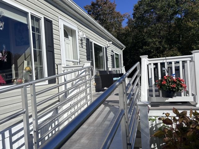 32 Kendall Court, Raynham, MA 02767