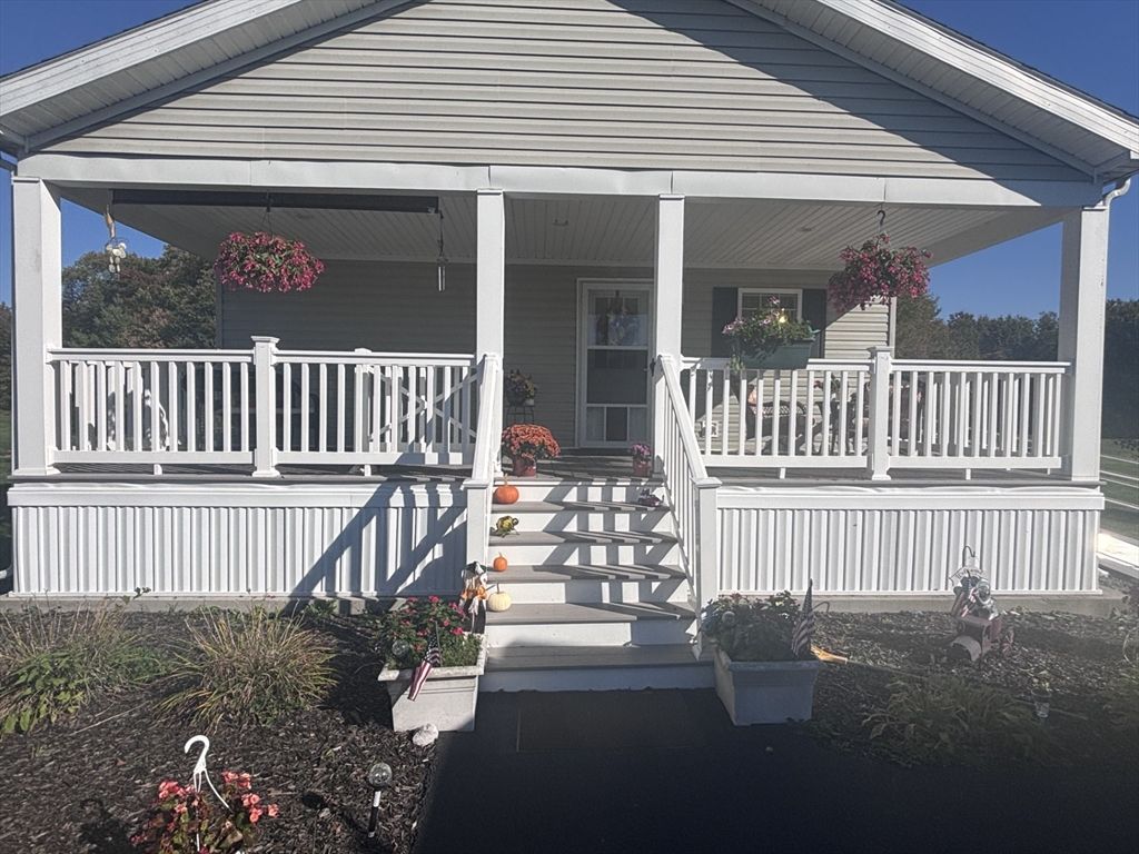 32 Kendall Court, Raynham, MA 02767