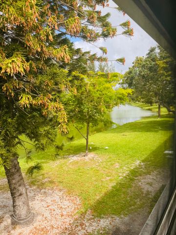 16 Windsor A, West Palm Beach, FL 33417