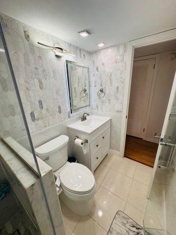 16 Windsor A, West Palm Beach, FL 33417