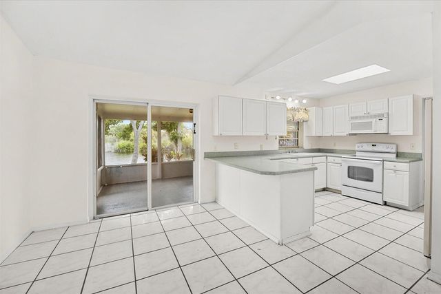 2550 SE Hemsing Street, Port St Lucie, FL 34984