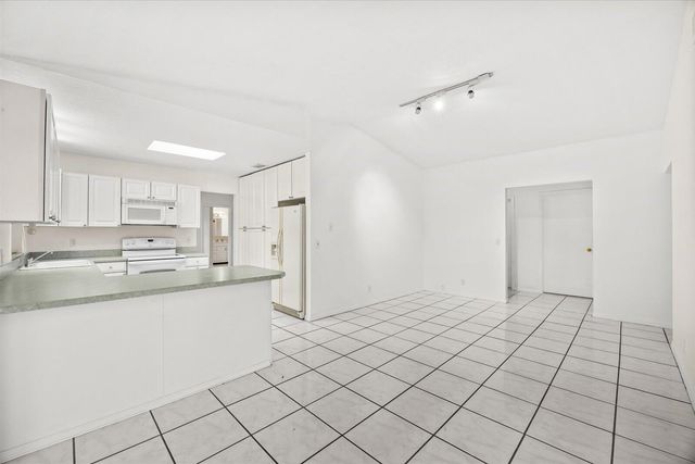 2550 SE Hemsing Street, Port St Lucie, FL 34984
