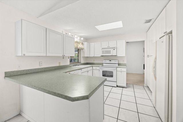 2550 SE Hemsing Street, Port St Lucie, FL 34984