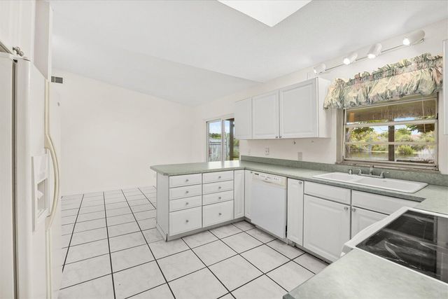 2550 SE Hemsing Street, Port St Lucie, FL 34984