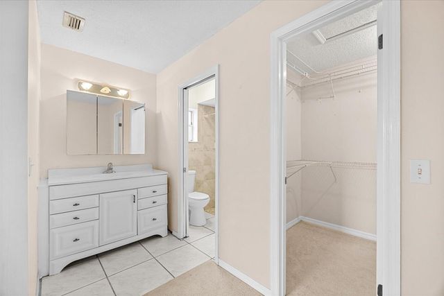 2550 SE Hemsing Street, Port St Lucie, FL 34984