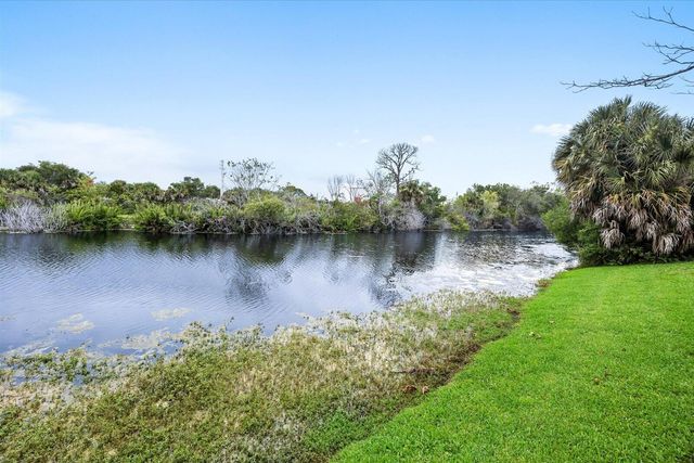 2550 SE Hemsing Street, Port St Lucie, FL 34984