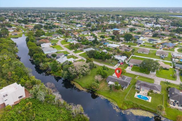 2550 SE Hemsing Street, Port St Lucie, FL 34984