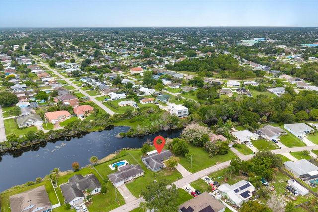 2550 SE Hemsing Street, Port St Lucie, FL 34984