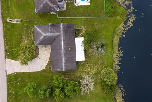 2550 SE Hemsing Street, Port St Lucie, FL 34984