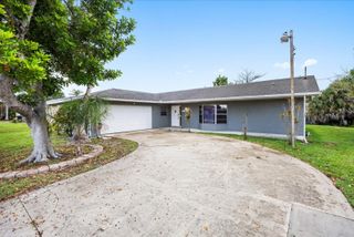2550 SE Hemsing Street, Port St Lucie, FL 34984