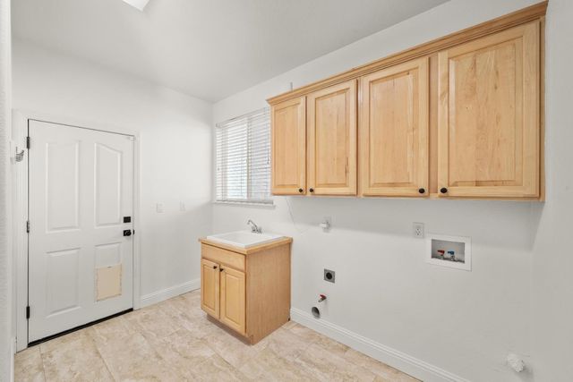 5247 Silver Peak Ln, Rocklin, CA 95765