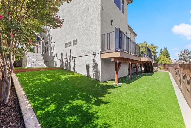 5247 Silver Peak Ln, Rocklin, CA 95765