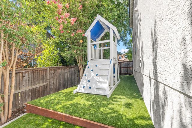 5247 Silver Peak Ln, Rocklin, CA 95765