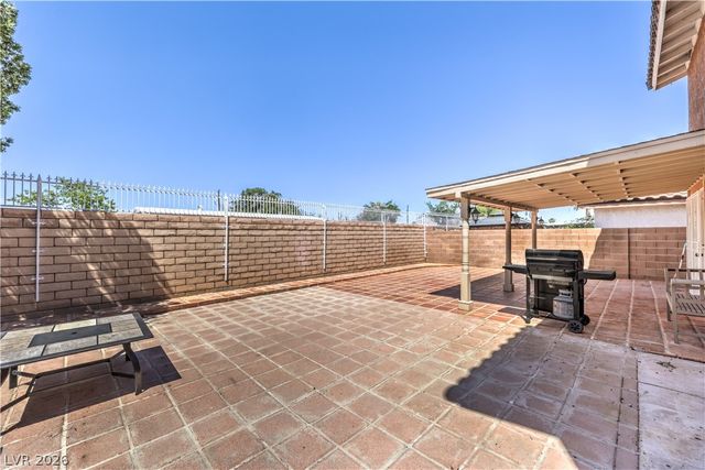 3352 Bridgeport Drive, Las Vegas, NV 89121