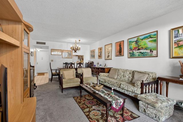 3050 Holiday Springs Boulevard 108, Margate, FL 33063