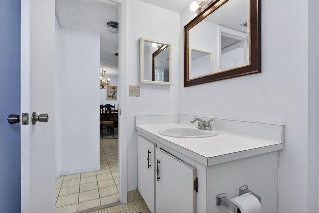 3050 Holiday Springs Boulevard 108, Margate, FL 33063