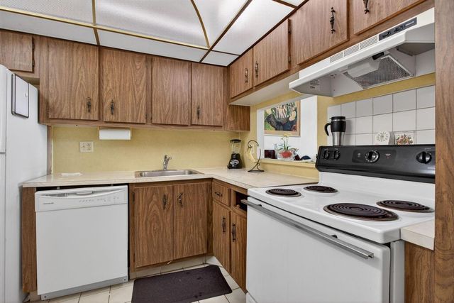 3050 Holiday Springs Boulevard 108, Margate, FL 33063