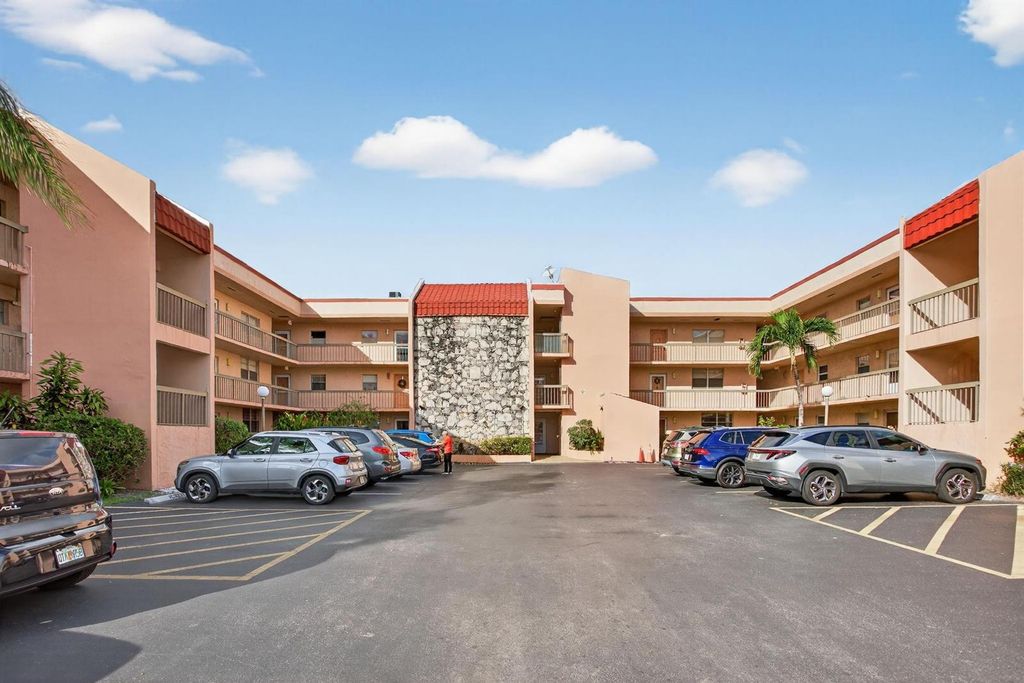 3050 Holiday Springs Boulevard 108, Margate, FL 33063