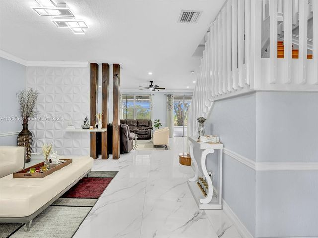 1581 Winterberry Ln, Weston, FL 33327