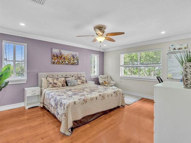 1581 Winterberry Ln, Weston, FL 33327